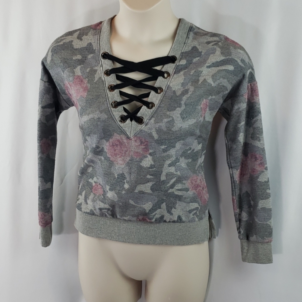 Floral print sweat top!